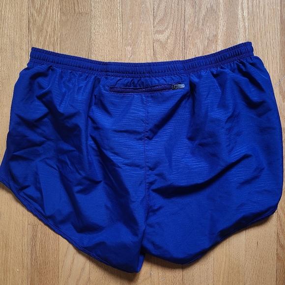 Nike shorts - Picture 2 of 2